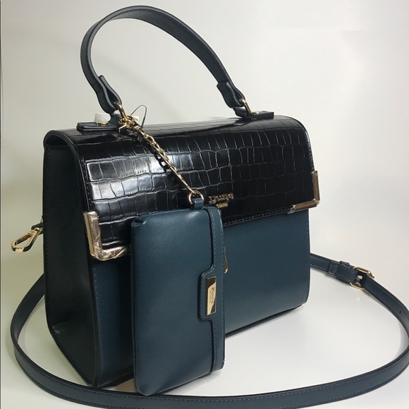 Chic teal purse - Picture 1 of 5